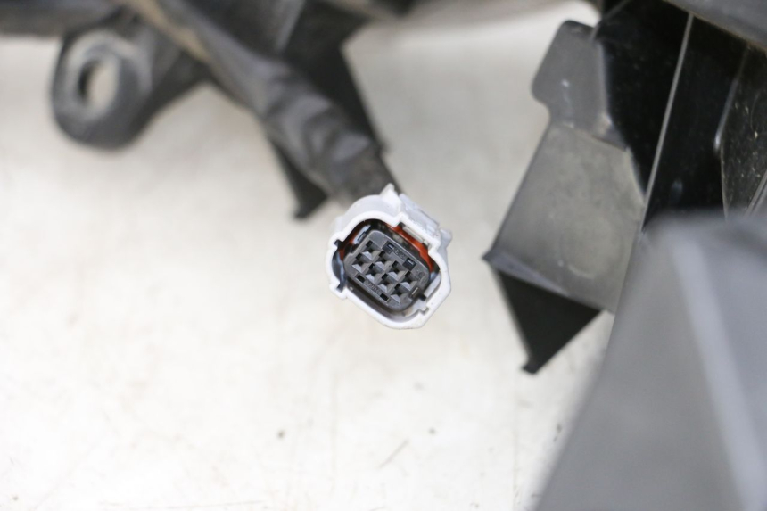 photo de PHARE AVANT HONDA FORZA 125 (2015 - 2016)