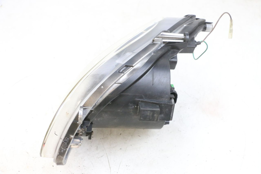 photo de PHARE AVANT GAUCHE SYM GTS EVO 125 (2009 - 2013) - État de surface