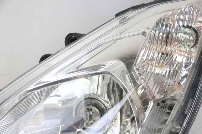 photo de PHARE AVANT GAUCHE PEUGEOT SATELIS 125 (2013 - 2018)