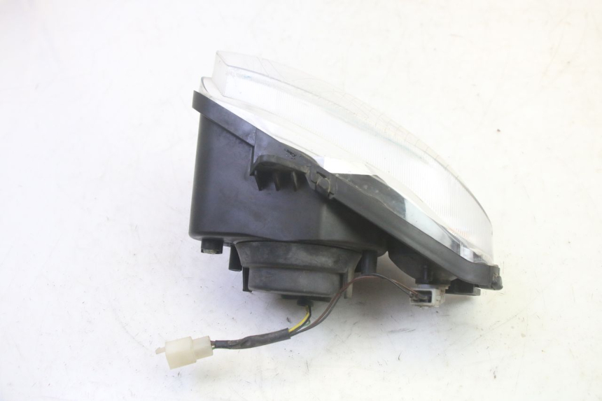 photo de PHARE AVANT GAUCHE YAMAHA TZR 50 (2008 - 2016) - Autre angle de vue
