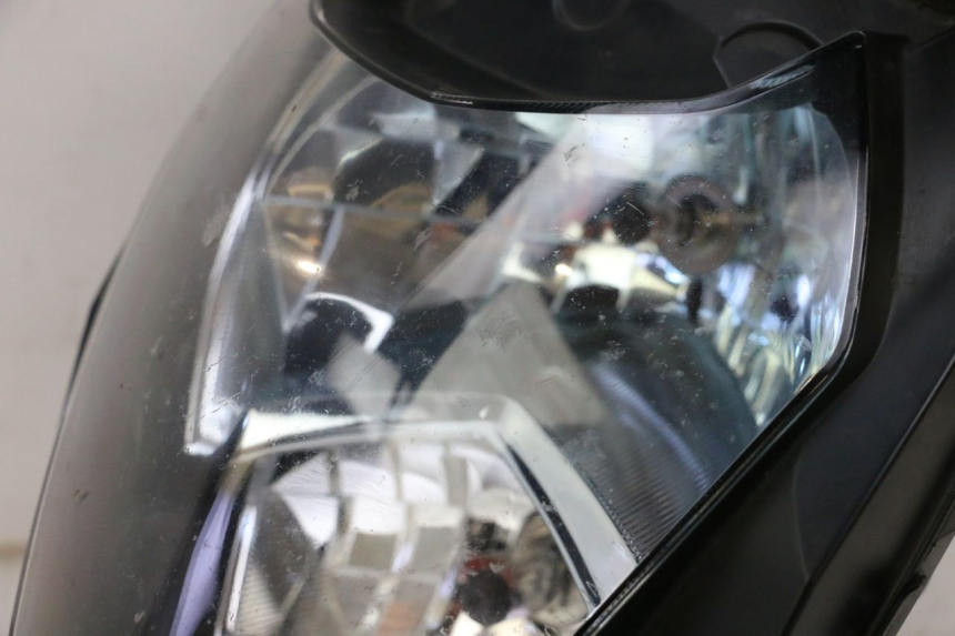 photo de PHARE AVANT SUZUKI GSXR GSX-R 1000 (2003 - 2004) - Vue rapprochée