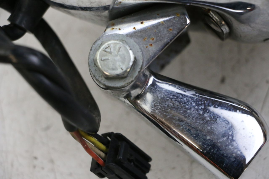 photo de PHARE AVANT HARLEY DAVIDSON SPORTSTER XL CUSTOM 883 (1999 - 2006)