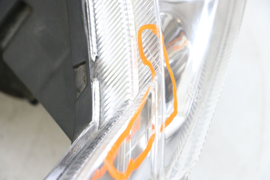 photo de PHARE AVANT PEUGEOT KISBEE 4T 50 (2010 - 2017) - Détails caractéristiques