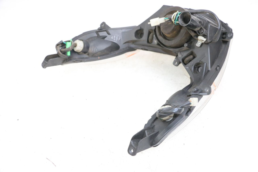 photo de PHARE AVANT PEUGEOT KISBEE 4T 50 (2010 - 2017) - Points de fixation