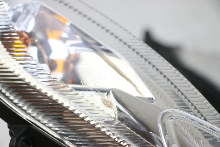 photo de PHARE AVANT PEUGEOT KISBEE 4T 50 (2010 - 2017)