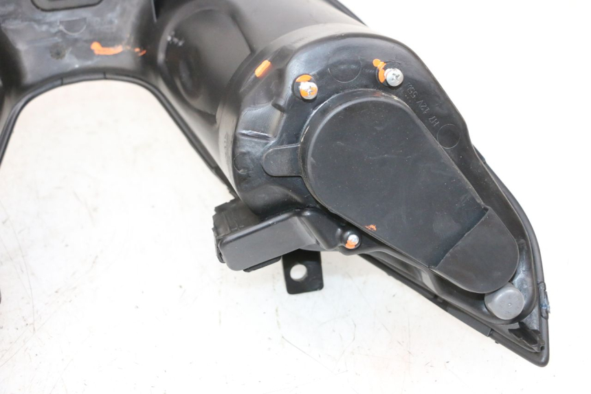 photo de PHARE AVANT PIAGGIO MP3 HPE 300 (2019 - 2026) - État de surface