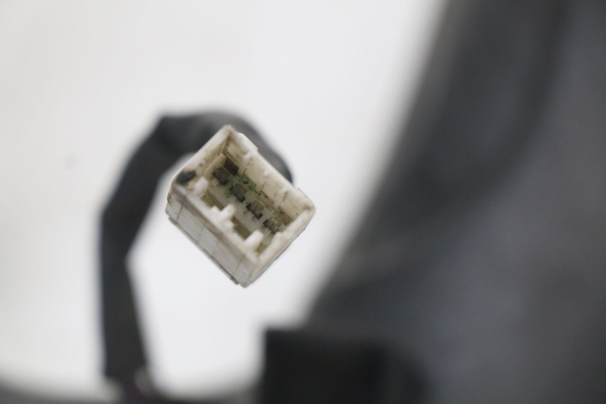 photo de PHARE AVANT PIAGGIO MP3 125 (2006 - 2014)