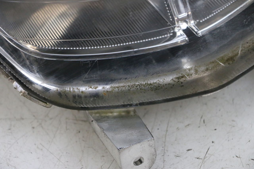 photo de PHARE AVANT PIAGGIO NEW TYPHOON 50 (2018 - 2021) - Détails caractéristiques