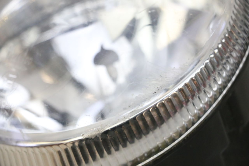 photo de PHARE AVANT JM MOTORS OLDIES GT 4T 50 (2018 - 2025) - Gros plan technique