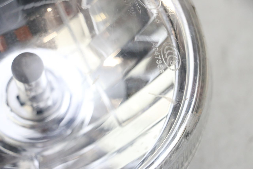 photo de PHARE AVANT JM MOTORS OLDIES GT 4T 50 (2018 - 2025) - Points de fixation