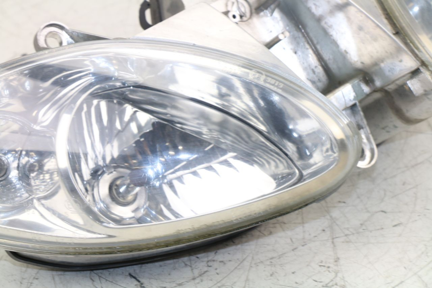 photo de PHARE AVANT PIAGGIO X9 125 (2000 - 2003)