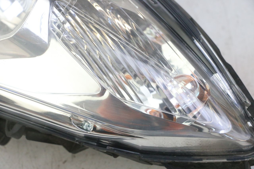 photo de PHARE AVANT PEUGEOT SATELIS 125 (2013 - 2018)