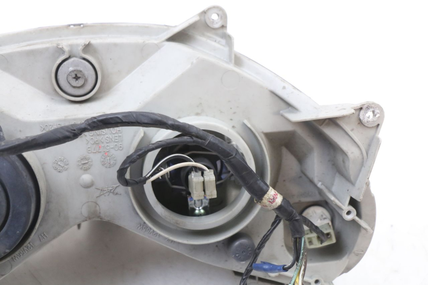 photo de PHARE AVANT SUZUKI BURGMAN 125 (2007 - 2014)