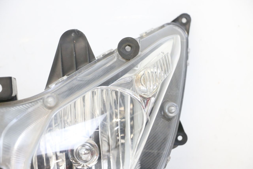 photo de PHARE AVANT SUZUKI BURGMAN 125 (2018 - 2021)