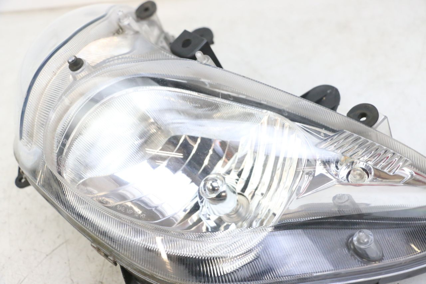 photo de PHARE AVANT SUZUKI BURGMAN 125 (2018 - 2021)