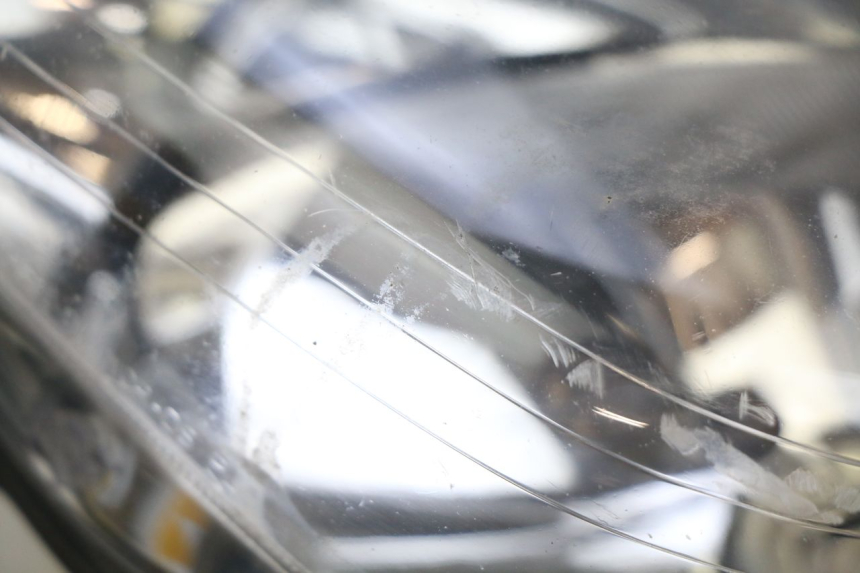 photo de PHARE AVANT YAMAHA X-MAX XMAX 250 (2006 - 2009)