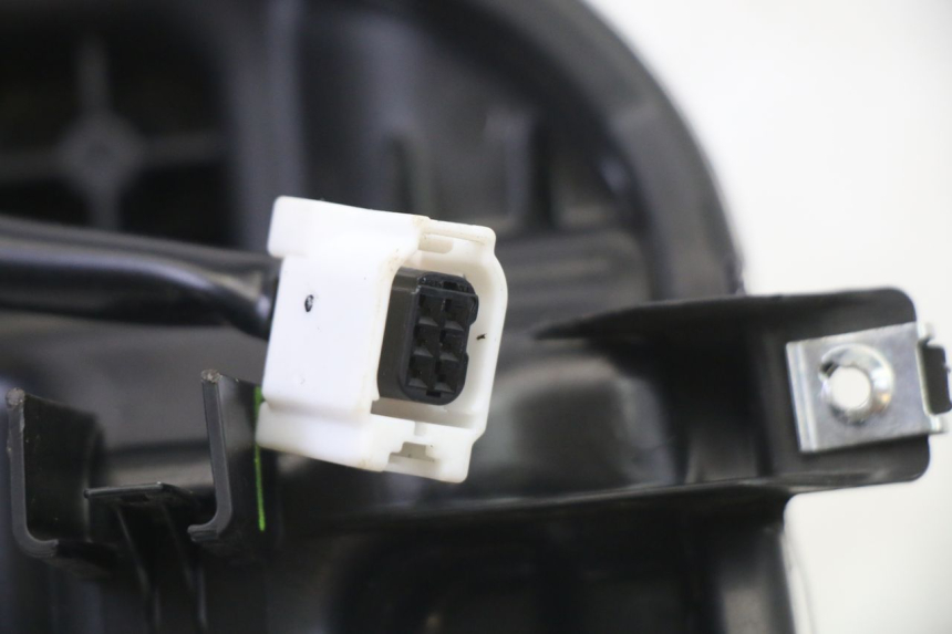 photo de PHARE AVANT YAMAHA XMAX X-MAX 125 (2021 - 2025)