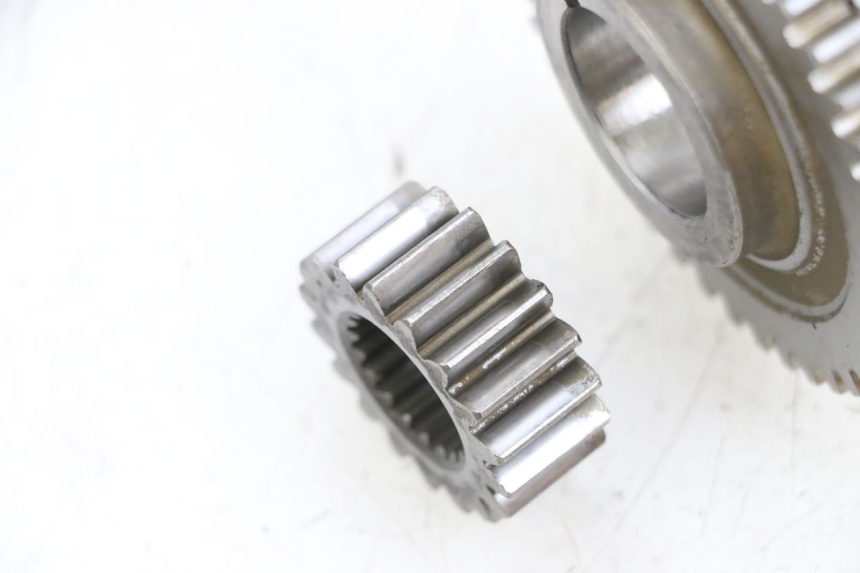 photo de PIGNON TRANSMISSION KYMCO ZING 125 (1997 - 2003) - Autre angle de vue