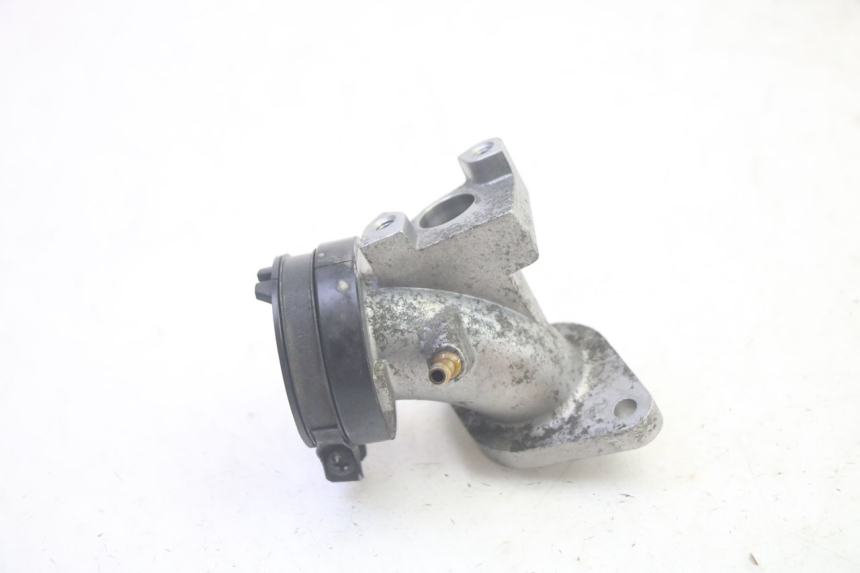 photo de PIPE D'ADMISSION SUZUKI BURGMAN 125 (2007 - 2014) - Zoom état d’usage