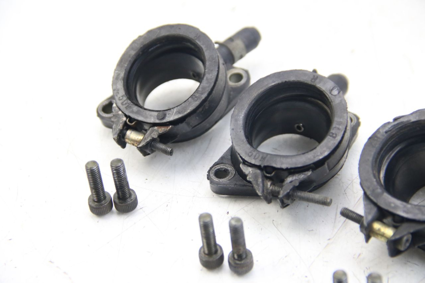 photo de PIPE D'ADMISSION YAMAHA FZS FAZER 600 (2001 - 2003)