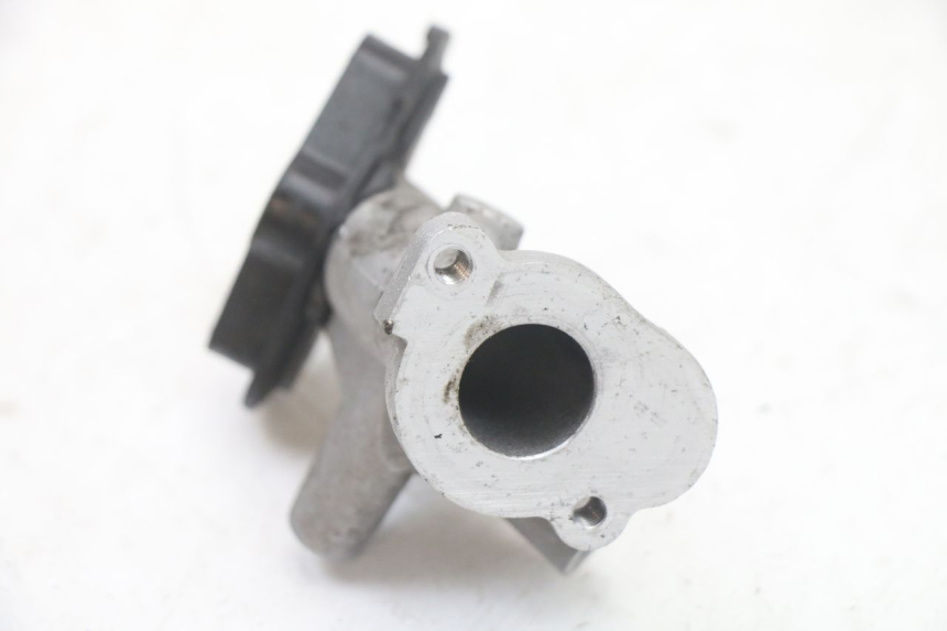 photo de PIPE D'ADMISSION PEUGEOT KISBEE 4T 50 (2018 - 2022)