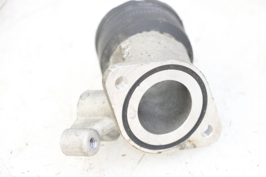 photo de PIPE ADMISSION PEUGEOT SATELIS 125 (2013 - 2018)