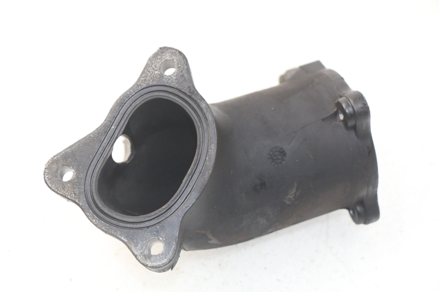 photo de PIPE ADMISSION PEUGEOT SATELIS 500 (2007 - 2013)