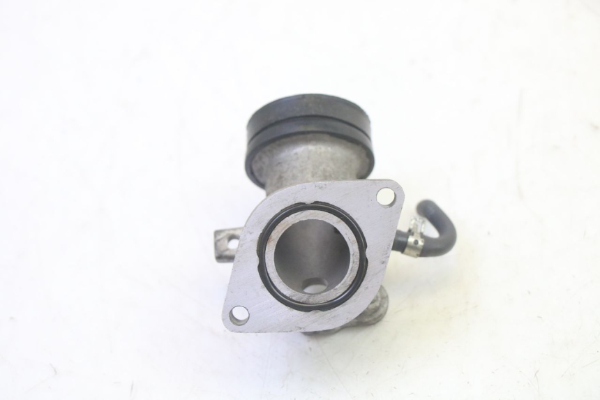 photo de PIPE ADMISSION YAMAHA X-MAX XMAX 125 (2010 - 2013) - Autre angle de vue