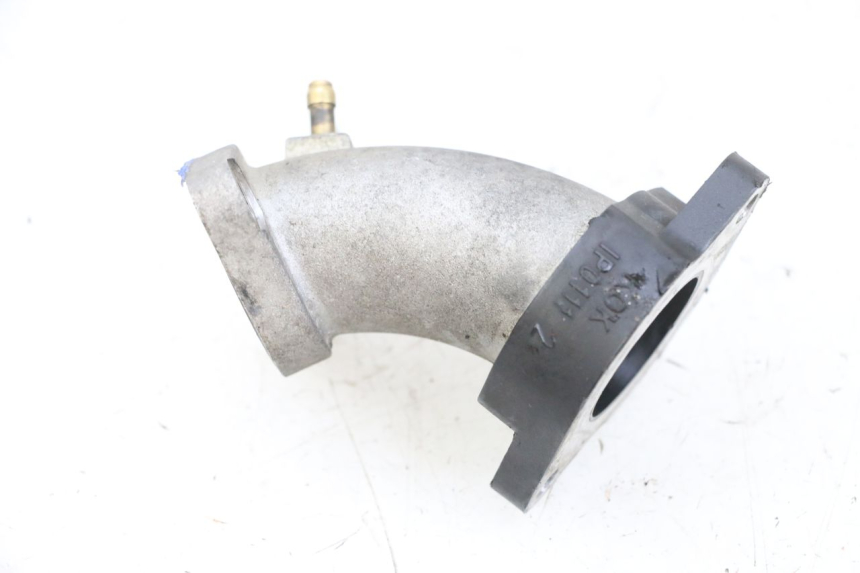photo de PIPE D'ADMISSION YAMAHA YP MAJESTY 125 (2002 - 2006) - Vue principale