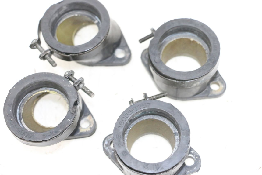 photo de PIPE ADMISSION KAWASAKI ZR 7 750 (1999 - 2001) - Gros plan technique