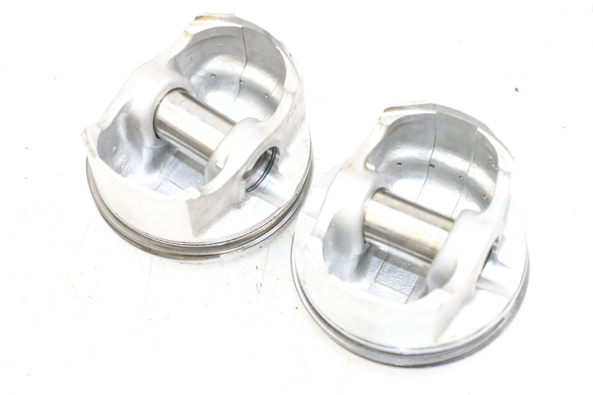 photo de PISTON KAWASAKI NINJA 400 (2018 - 2023) - Gros plan technique