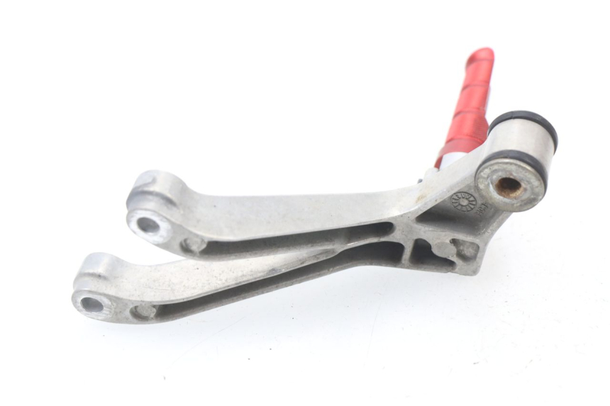 photo de PLATINE CALE PIED ARRIERE DROIT HONDA CBR 929 RR FIREBLADE 900 (2000 - 2001)