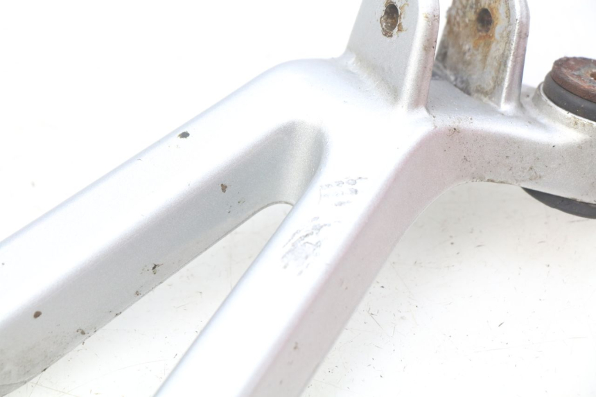 photo de PLATINE CALE PIED ARRIERE DROIT HONDA CBR RR FIREBLADE 900 (1992 - 1994)