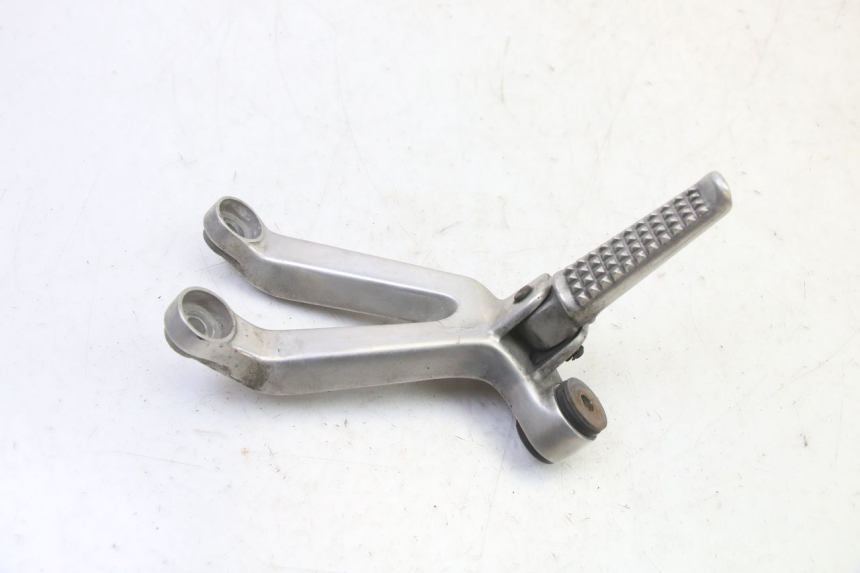 photo de PLATINE CALE PIED ARRIERE DROIT HONDA CBR RR FIREBLADE 900 (1992 - 1994)