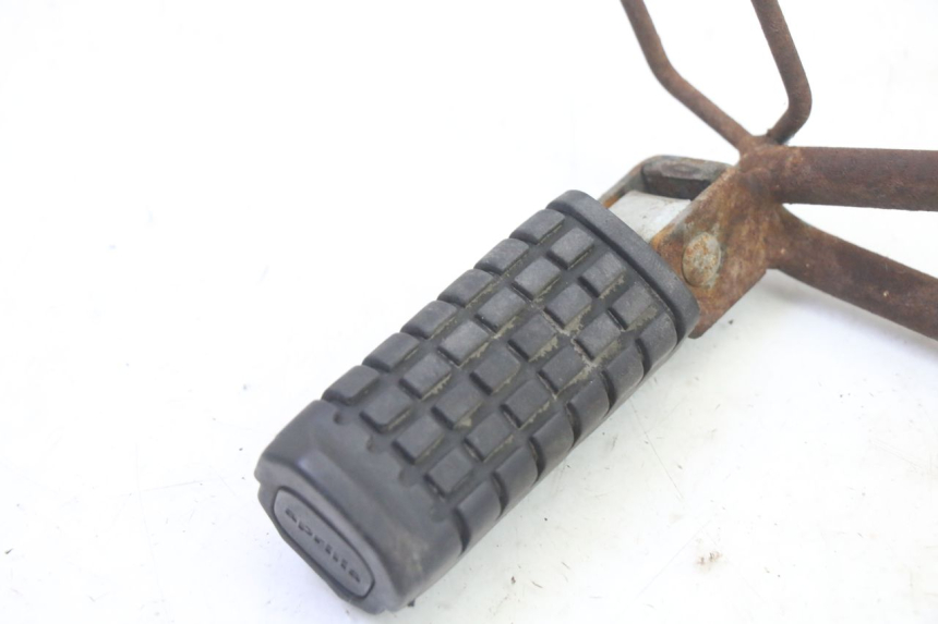 photo de PLATINE CALE PIED ARRIERE DROIT APRILIA ETX 125 (1998 - 2002)