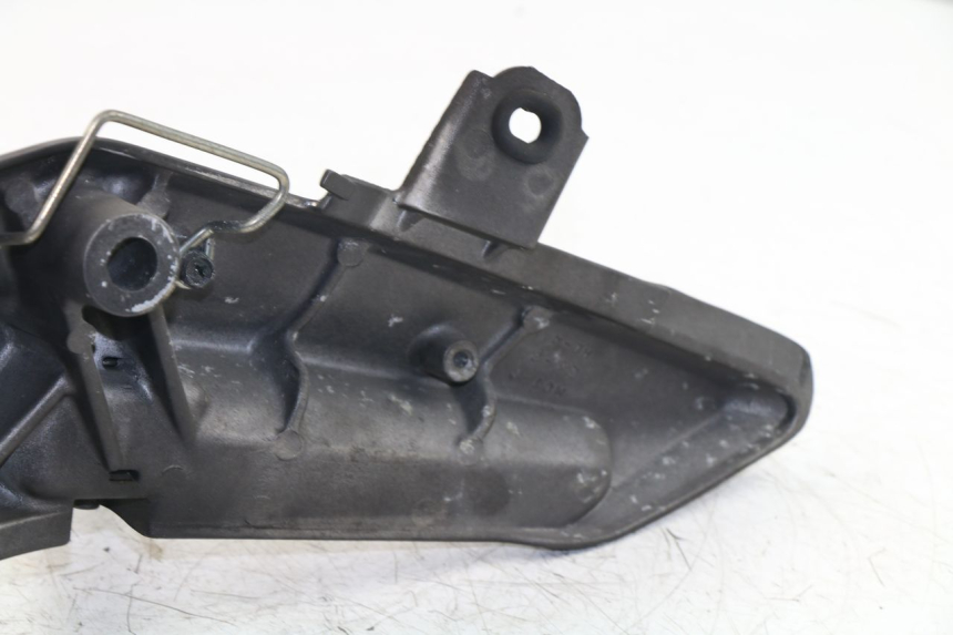 photo de PLATINE CALE PIED ARRIERE DROIT HONDA FJS SILVER WING SILVERWING 400 (2005 - 2008)