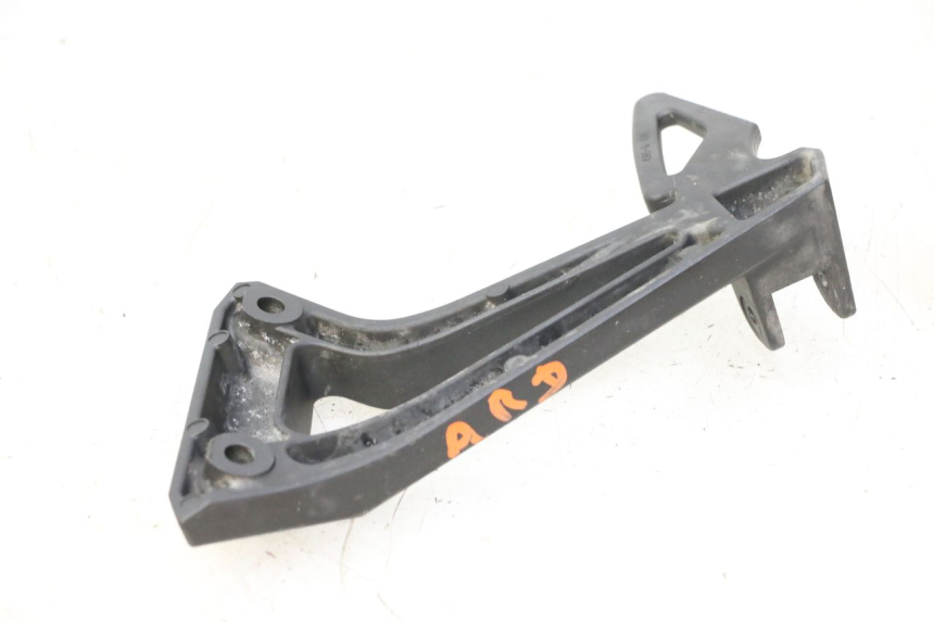 photo de PLATINE CALE PIED ARRIERE DROIT YAMAHA FZ6 FAZER S2 600 (2007 - 2011)