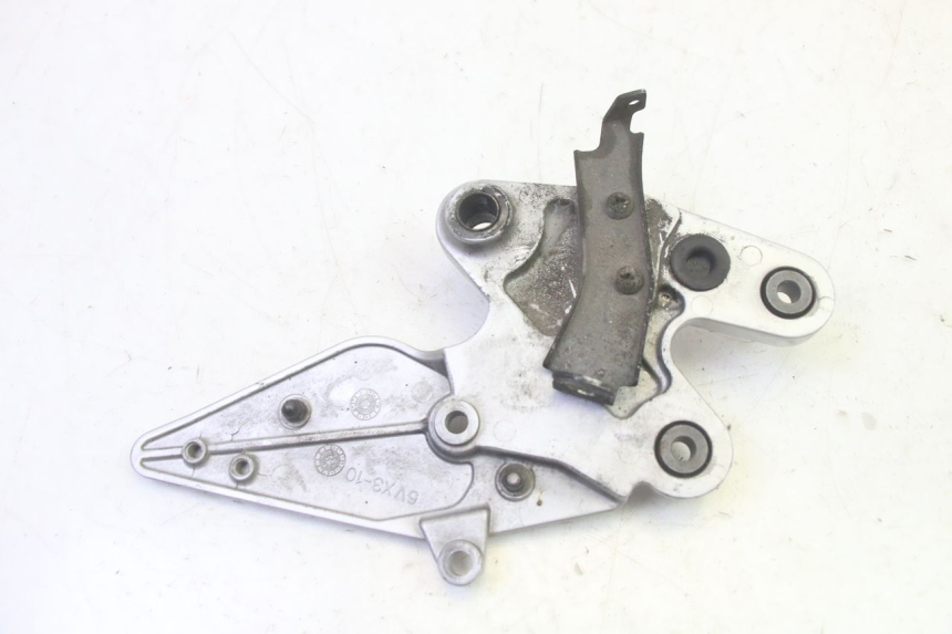 photo de PLATINE CALE PIED ARRIERE DROIT YAMAHA FZ6 N FAZER 600 (2004 - 2006)