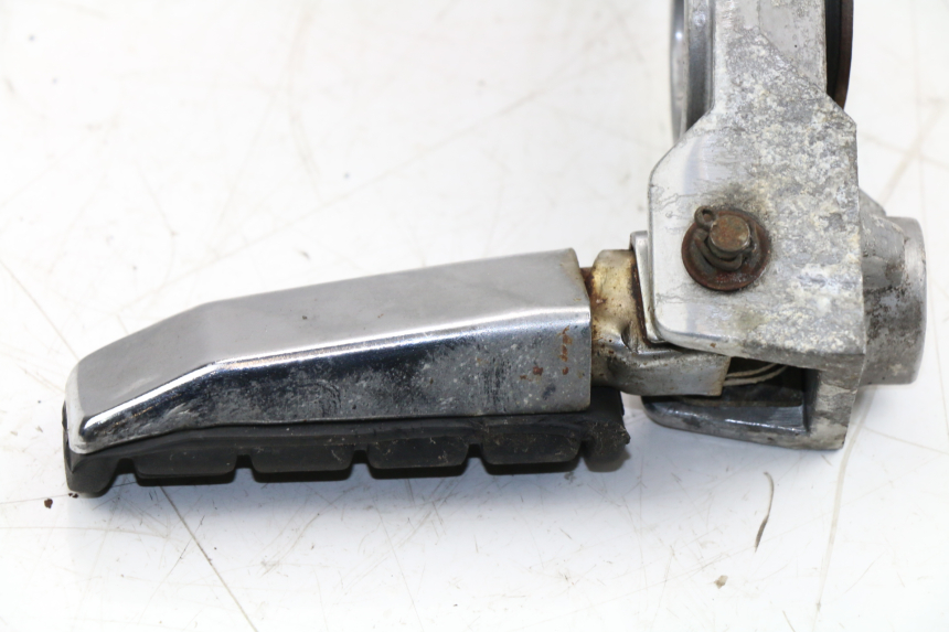 photo de PLATINE CALE PIED ARRIERE DROIT YAMAHA FZX FAZER 750 (1987 - 1998)