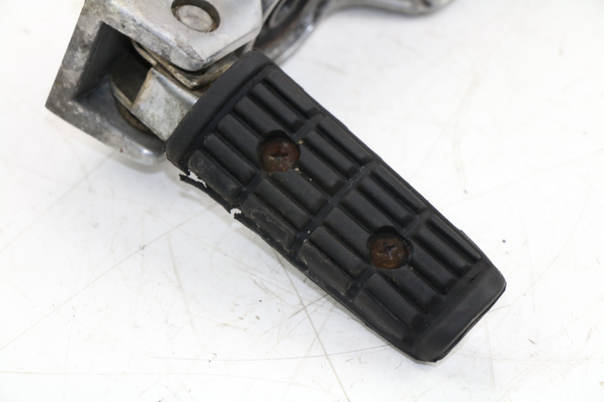 photo de PLATINE CALE PIED ARRIERE DROIT YAMAHA FZX FAZER 750 (1987 - 1998)