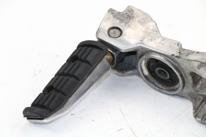 photo de PLATINE CALE PIED ARRIERE DROIT YAMAHA FZX FAZER 750 (1987 - 1998)