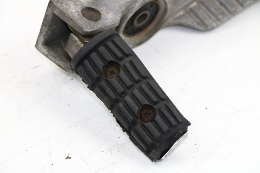 photo de PLATINE CALE PIED ARRIERE DROIT YAMAHA FZX FAZER 750 (1987 - 1998)