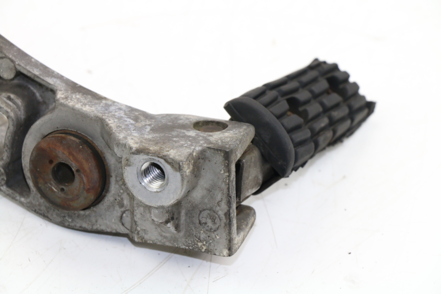photo de PLATINE CALE PIED ARRIERE DROIT YAMAHA FZX FAZER 750 (1987 - 1998)