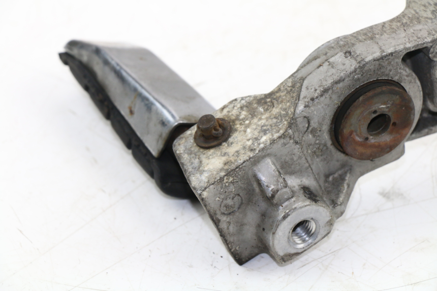 photo de PLATINE CALE PIED ARRIERE DROIT YAMAHA FZX FAZER 750 (1987 - 1998)