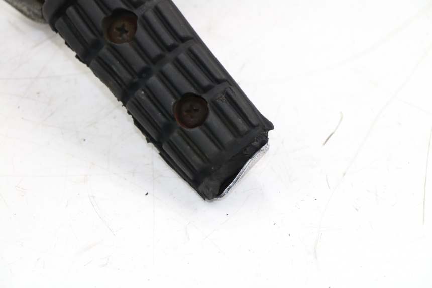 photo de PLATINE CALE PIED ARRIERE DROIT YAMAHA FZX FAZER 750 (1987 - 1998)