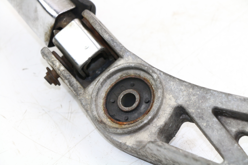 photo de PLATINE CALE PIED ARRIERE DROIT YAMAHA FZX FAZER 750 (1987 - 1998)