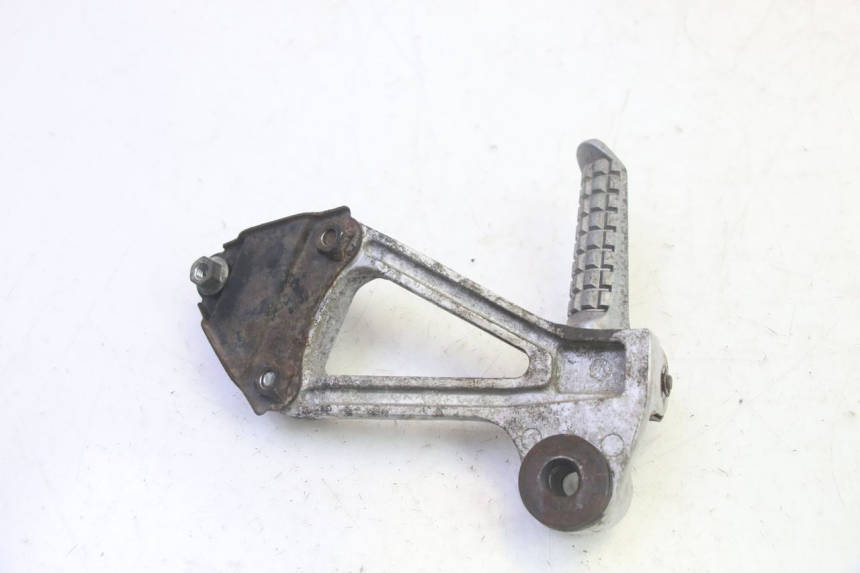 photo de PLATINE CALE PIED ARRIERE DROIT KAWASAKI GPX R WARBIRD 600 (1988 - 1993) - Vue d’ensemble