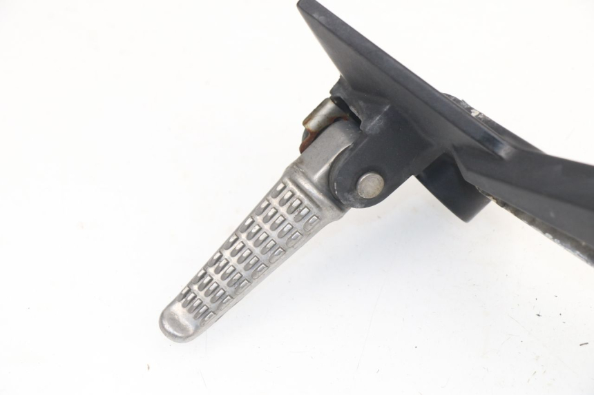 photo de PLATINE CALE PIED ARRIERE DROIT KAWASAKI Z 750 (2007 - 2013)