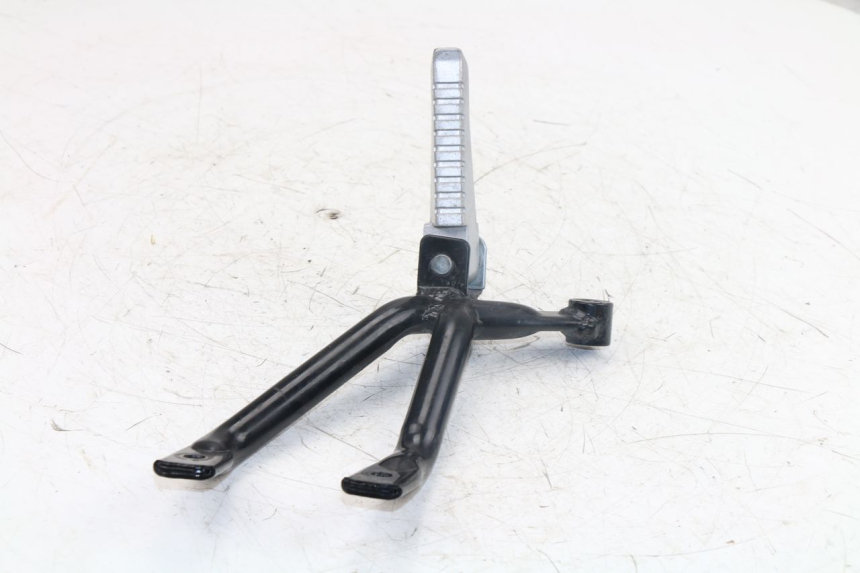 photo de PLATINE CALE PIED ARRIERE DROIT KYMCO K-PW K-PIPE 50 (2012 - 2017)