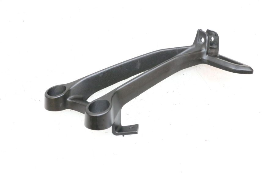 photo de PLATINE CALE PIED ARRIERE DROIT YAMAHA MT-07 MT07 ABS 700 (2018 - 2020) - Gros plan technique